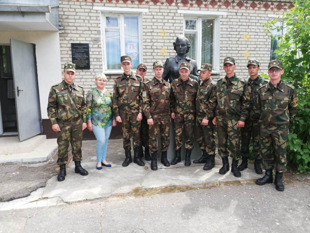Военнослужащие Полоцкого гарнизона в Музее-квартире Героя Советского Союза З. М. Туснолобовой-Марченко. 2019 г.